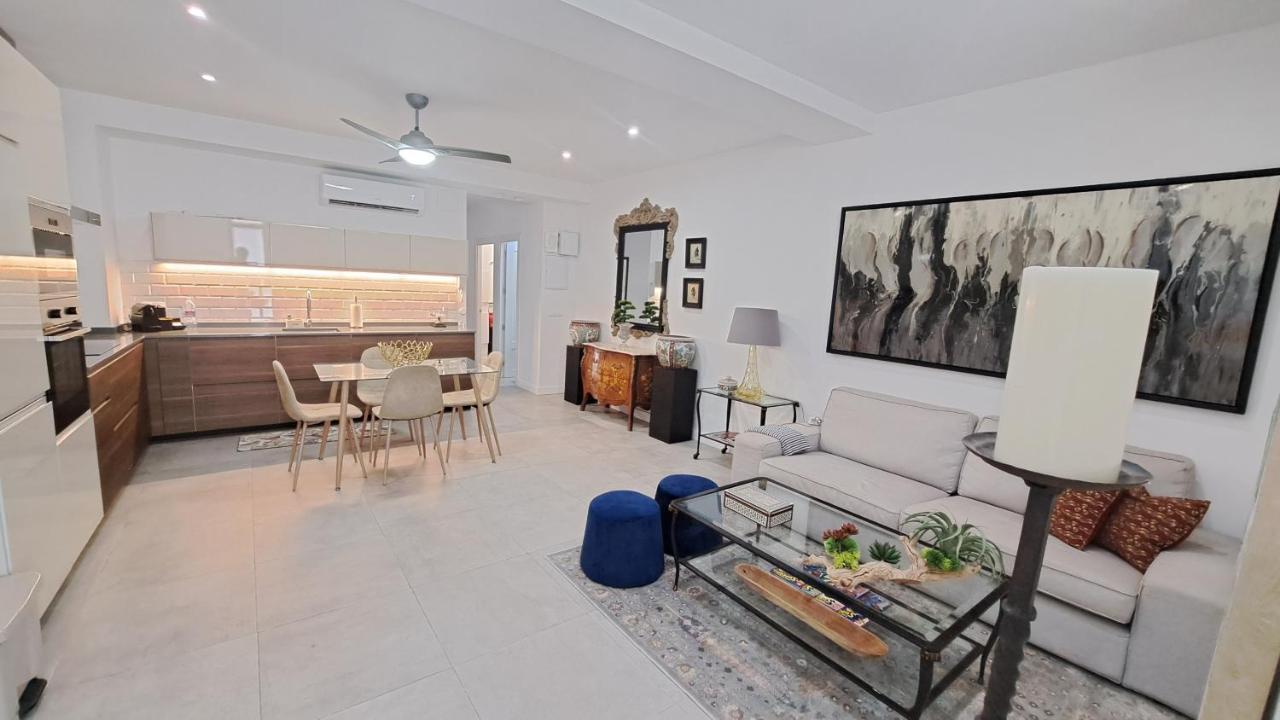 Апартаменты New! Renovated, Centrally Located, Private Entrance, Terrace Валенсия Экстерьер фото