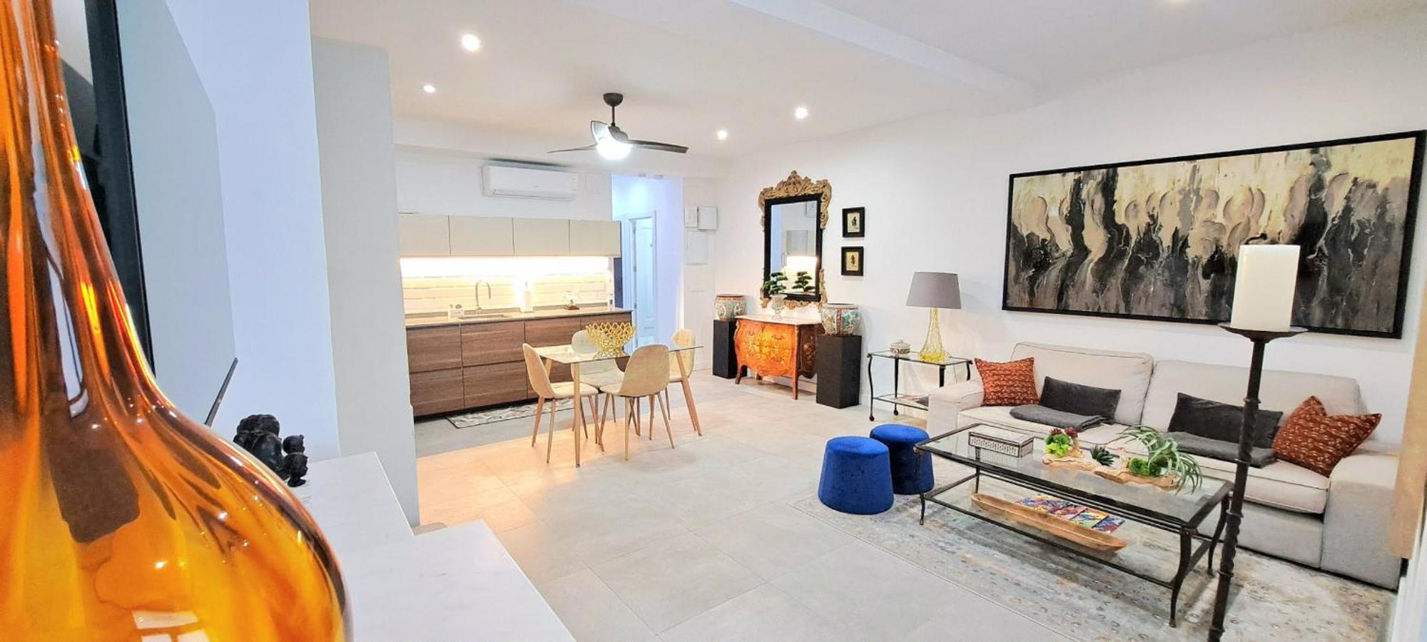 Апартаменты New! Renovated, Centrally Located, Private Entrance, Terrace Валенсия Экстерьер фото